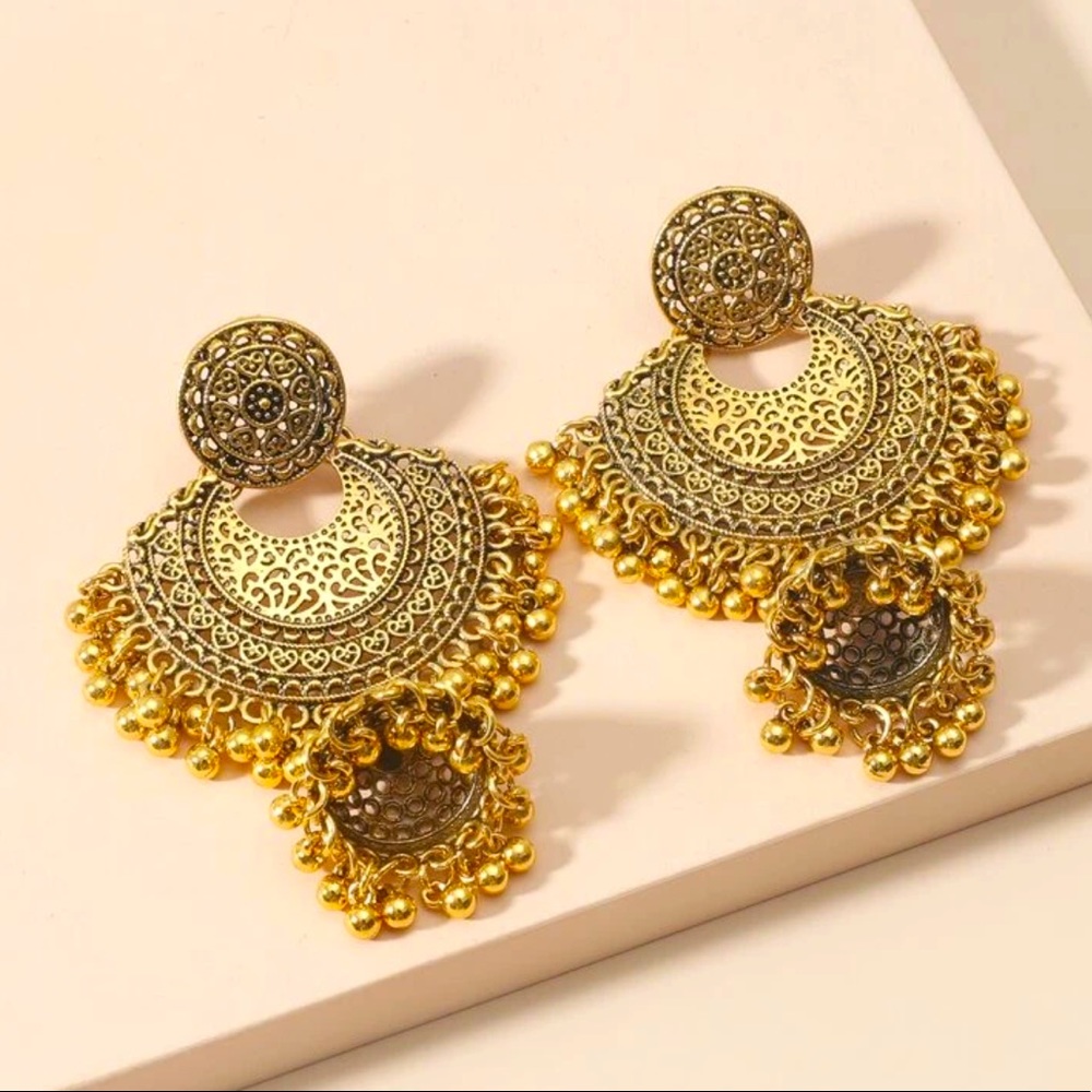 Indian Pakistani earrings, jhumka style earrings
